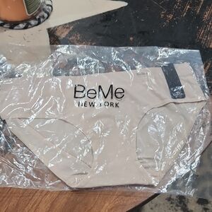 BeMe New York Women's Seamless Nude Hipster Panty Size M